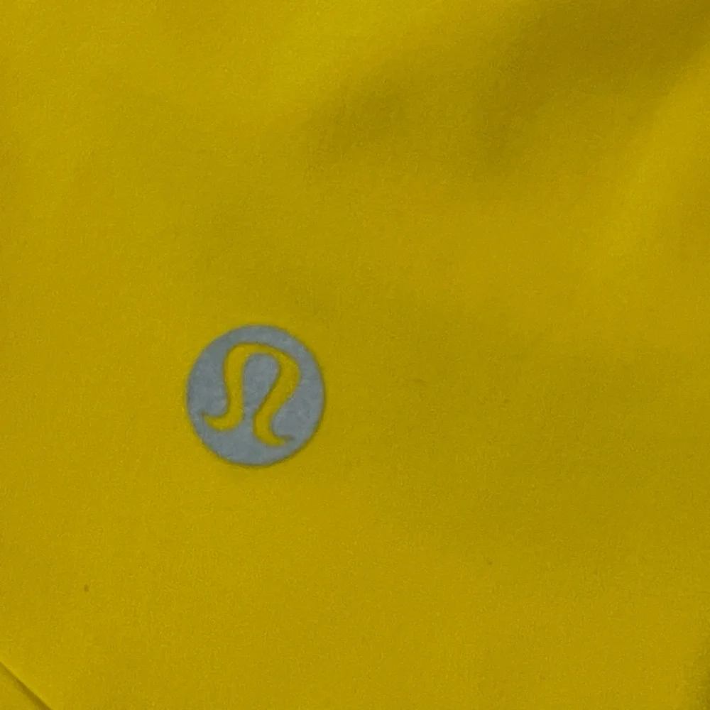 Lululemon Women Shake It Out High-Rise Running 2.5 Short Size XSmall Yellow NEW - Picture 6 of 8